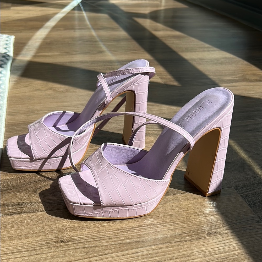 Elegant Lilac Platform Heels